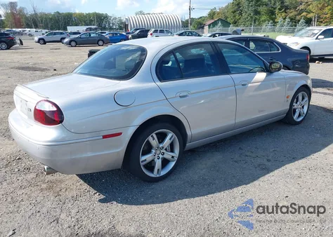 2005 Jaguar S-Type 4.2L V8 R from USA, damaged, VIN SAJWA03V651N15957